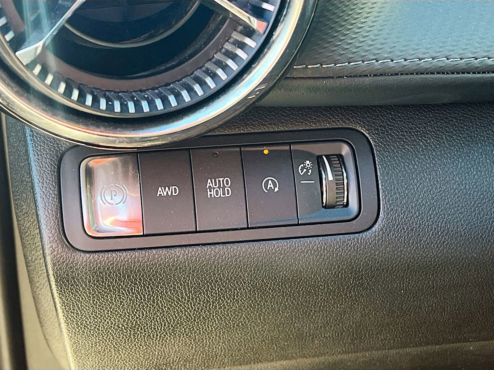 Used 2025 Chevrolet Equinox LT AWD/4WD image 10