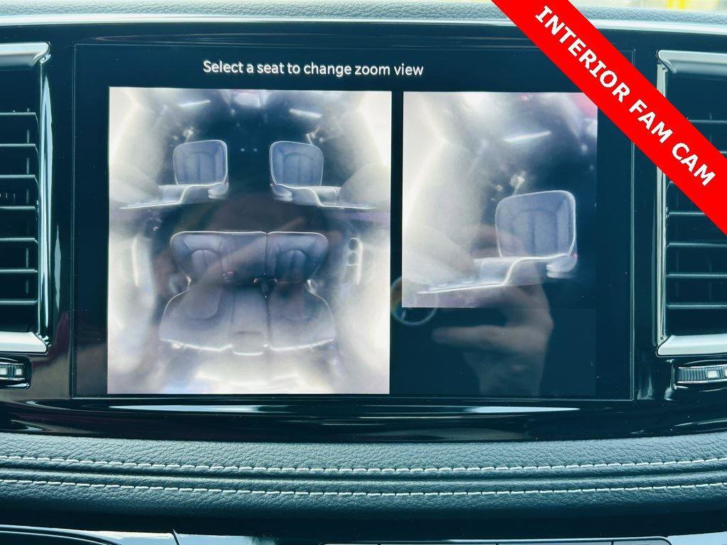 New 2026 Chrysler Pacifica Limited w/ Uconnect Theater Family Group image 16