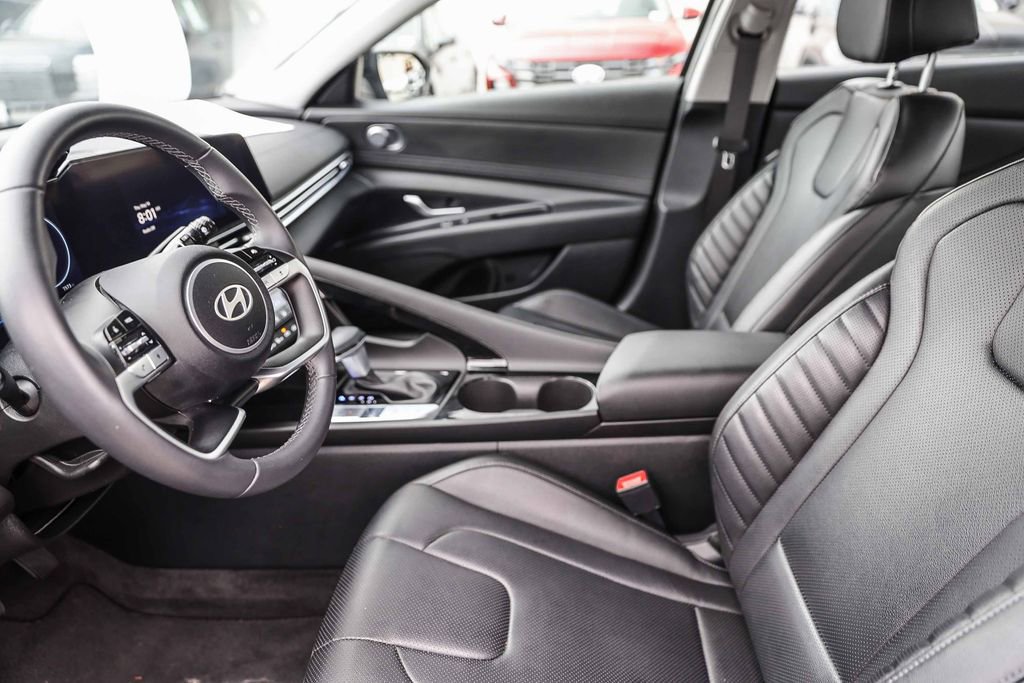 Certified 2024 Hyundai Elantra Limited FWD image 18