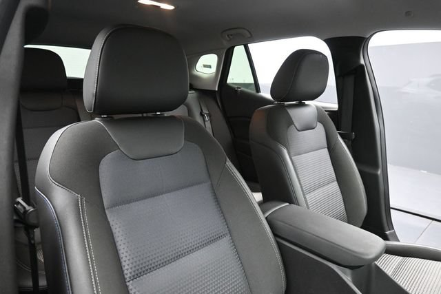 Used 2025 Chevrolet Trax LT w/ Driver Confidence Package FWD image 30