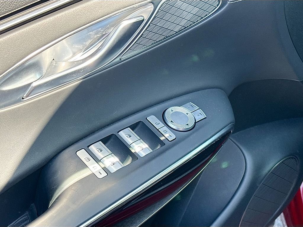 Used 2022 Genesis GV70 2.5T AWD/4WD image 18