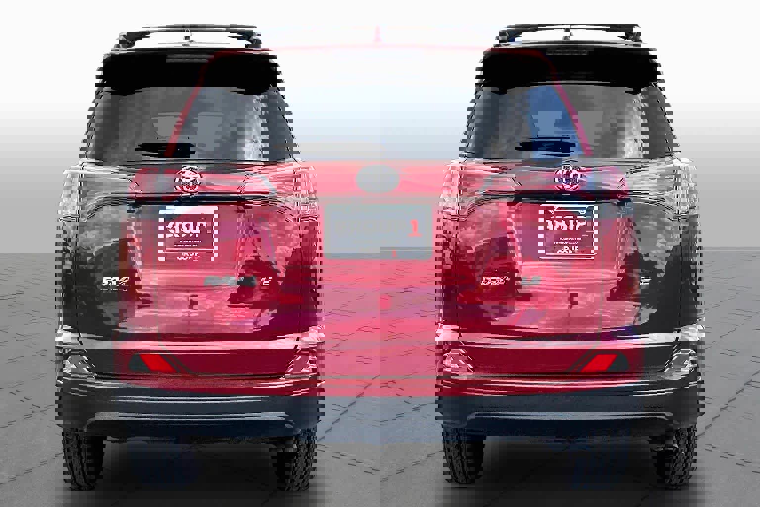 Used 2018 Toyota RAV4 LE image 5