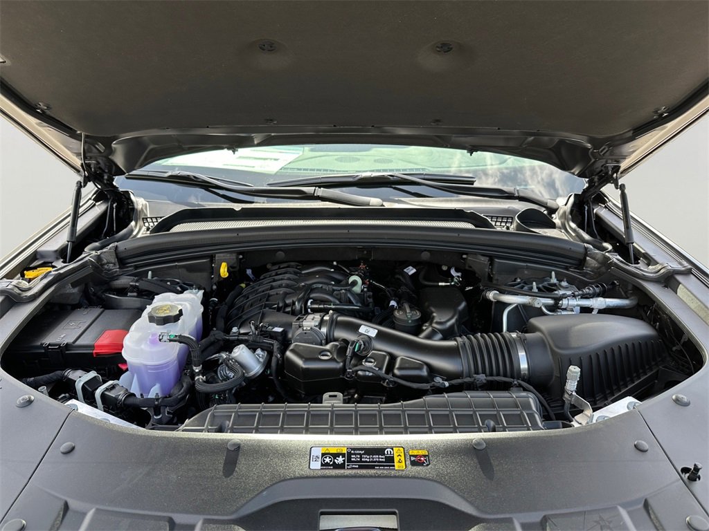 New 2025 Jeep Grand Cherokee Laredo w/ Trailer Tow Package image 9