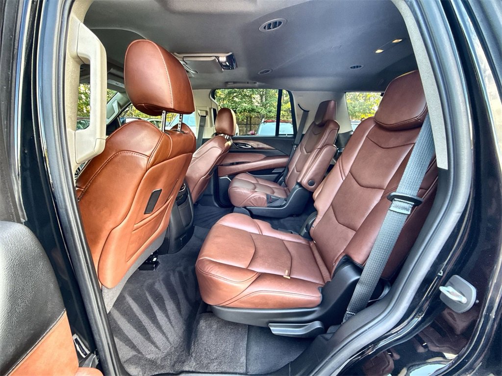 Used 2020 Cadillac Escalade Premium Luxury image 25