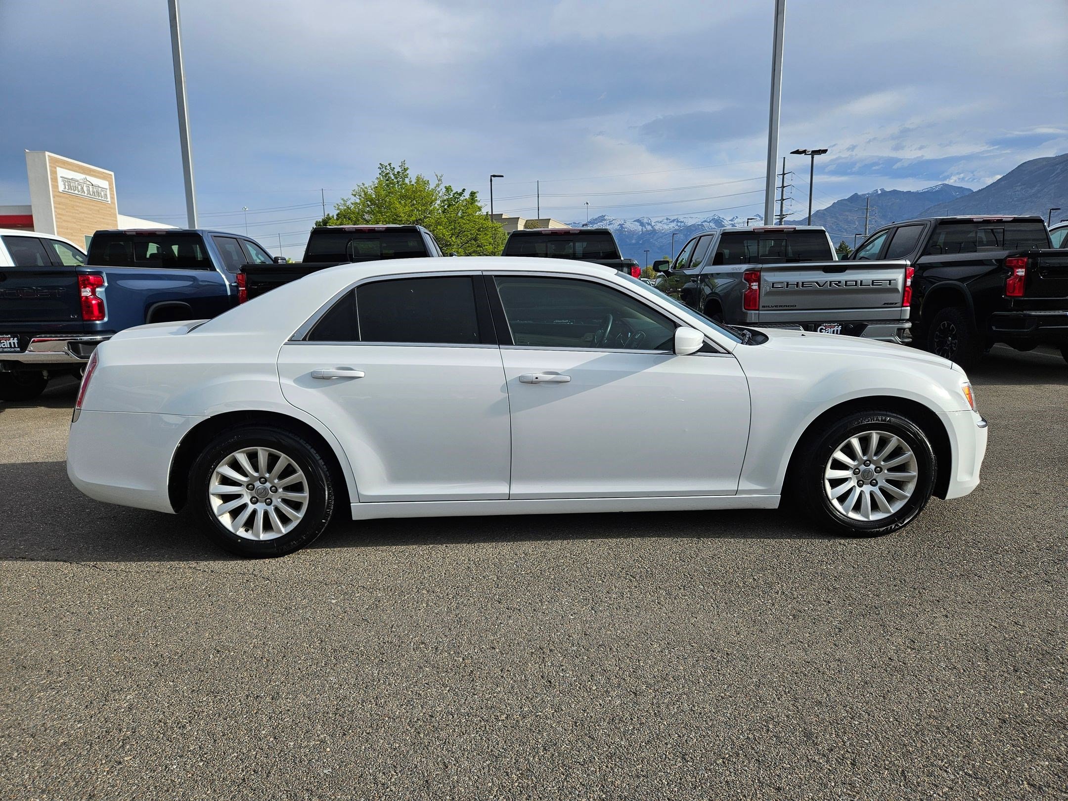 Used 2013 Chrysler 300 w/ Driver Convenience Group image 2