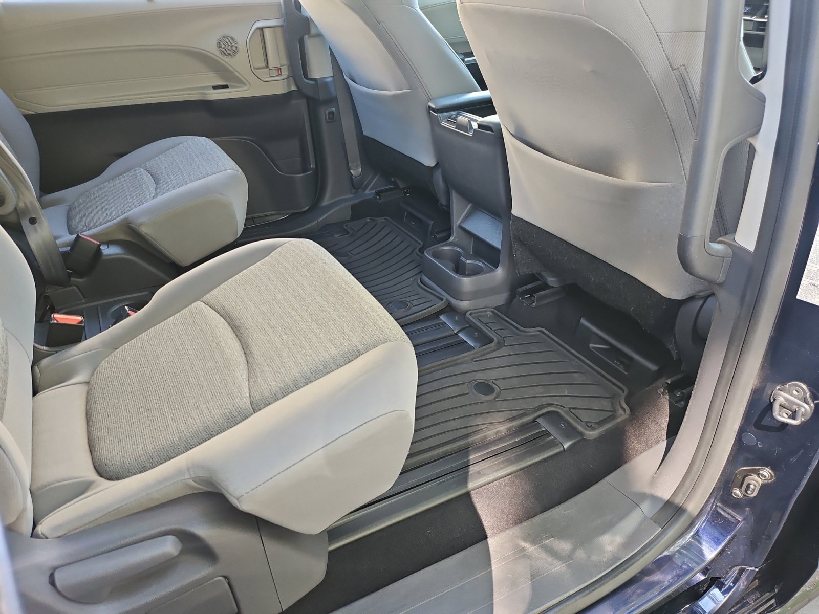 Used 2021 Toyota Sienna LE w/ LE Plus Package AWD/4WD image 31