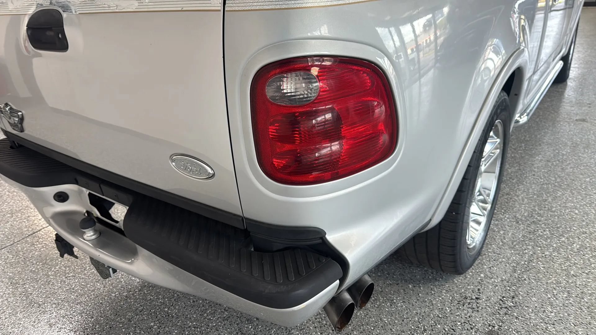 Used 2003 Ford F150 Harley-Davidson RWD image 52