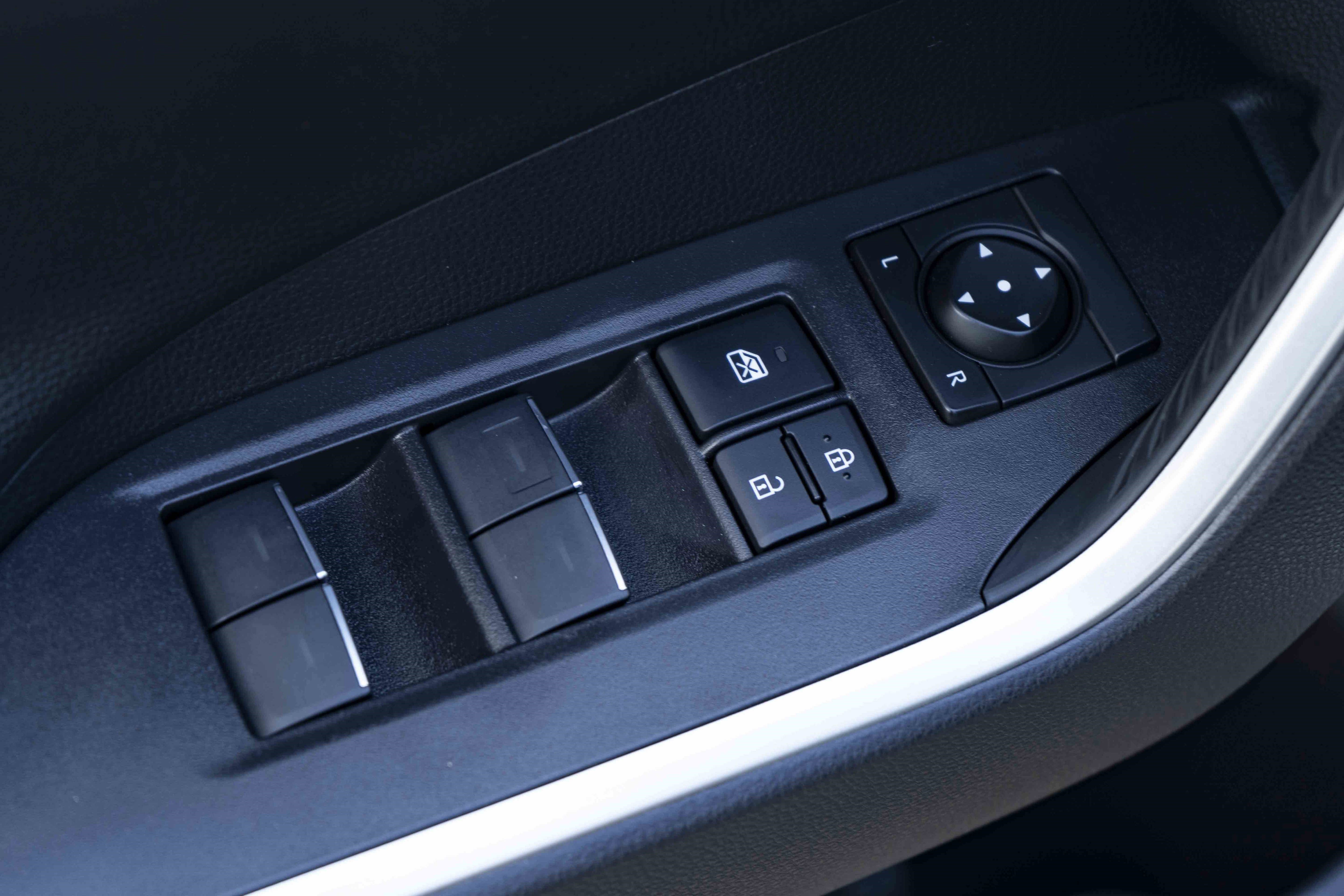 Used 2025 Toyota RAV4 XSE w/ Weather Package image 37