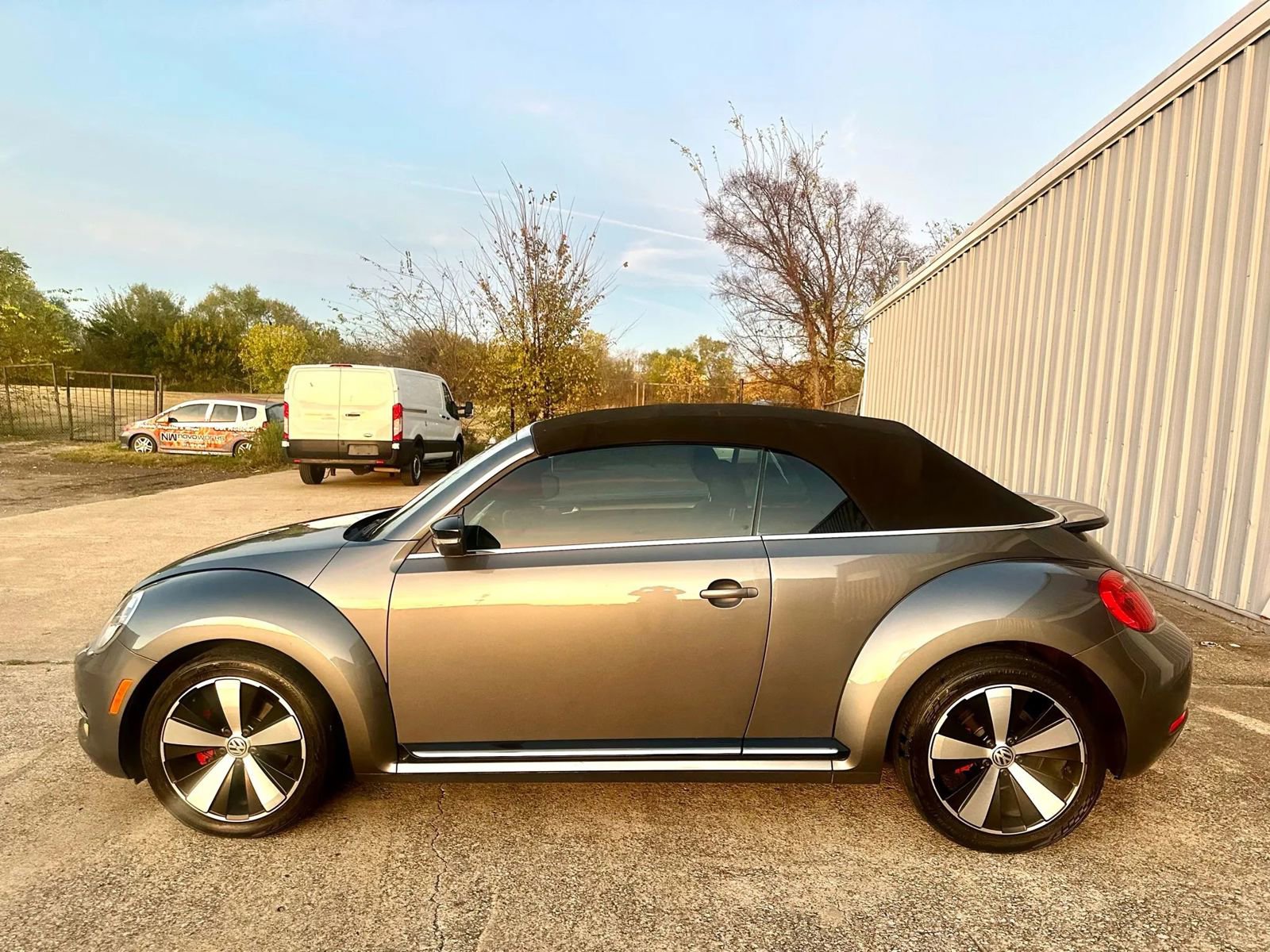 Used 2013 Volkswagen Beetle 2.0T image 5