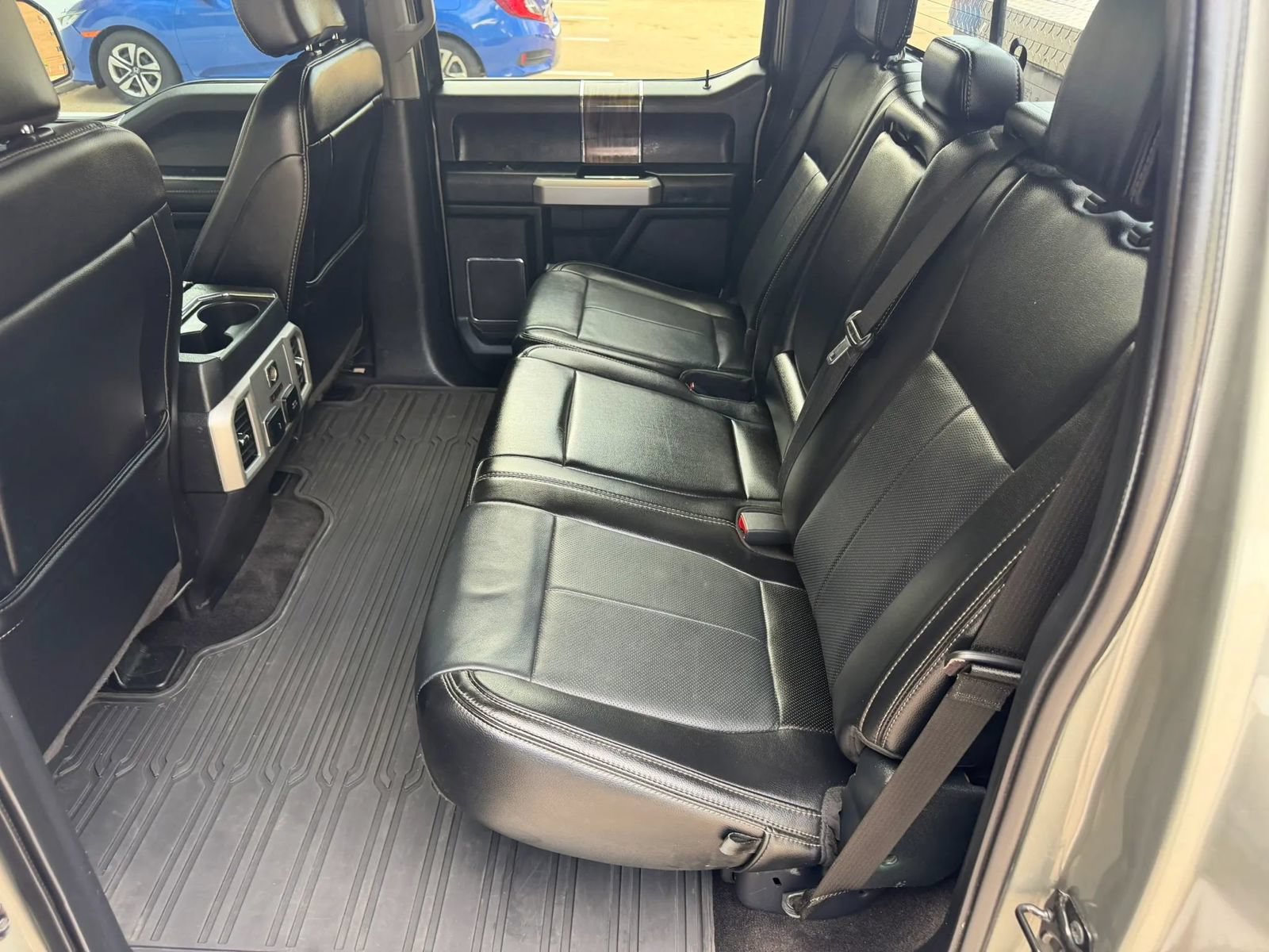 Used 2020 Ford F150 Lariat w/ Equipment Group 502A Luxury AWD/4WD image 4