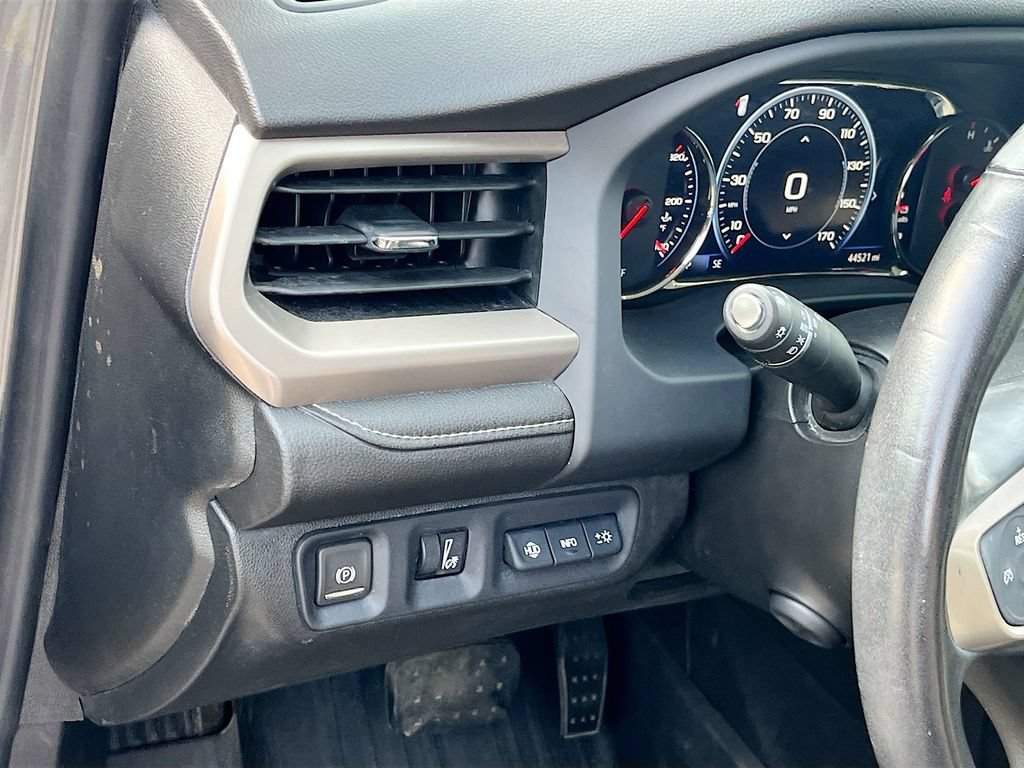Used 2021 GMC Acadia Denali w/ Denali Technology Package FWD image 10