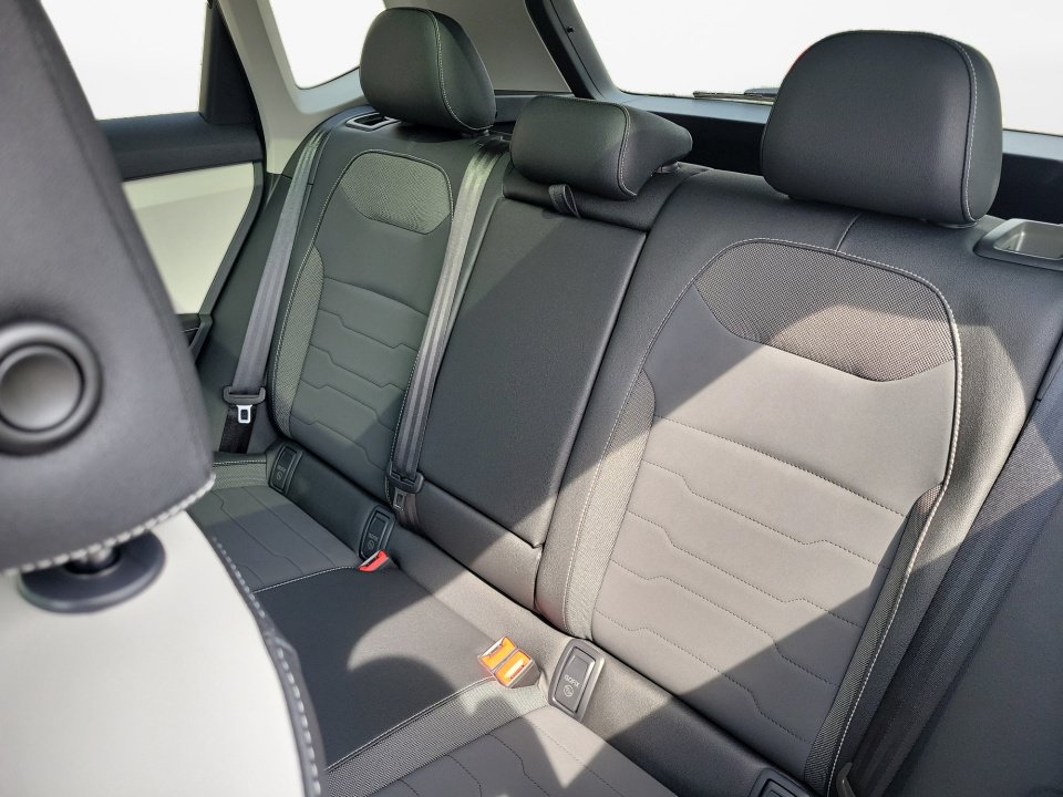 New 2026 Volkswagen Taos SE AWD/4WD image 12