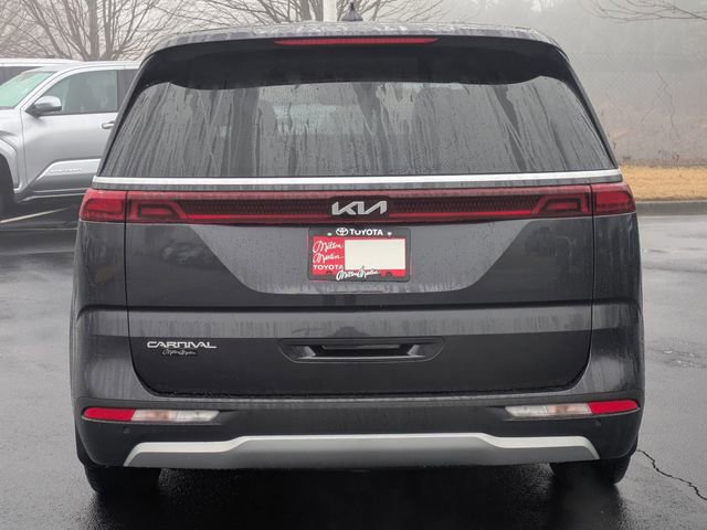 Used 2023 Kia Carnival LX image 5