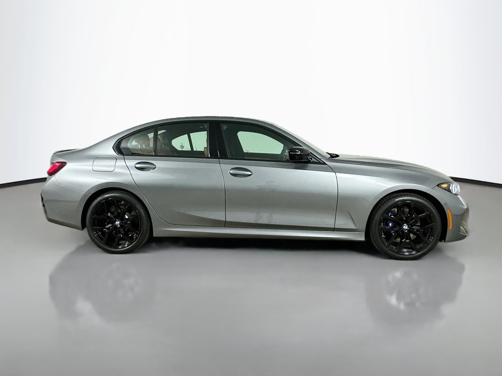 New 2026 BMW 330i xDrive Sedan w/ M Sport Package AWD/4WD image 4