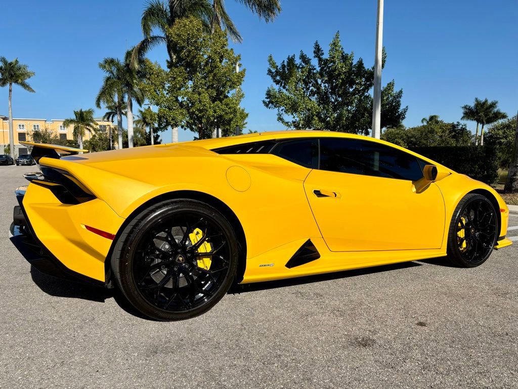 Used 2023 Lamborghini Huracan Tecnica image 5