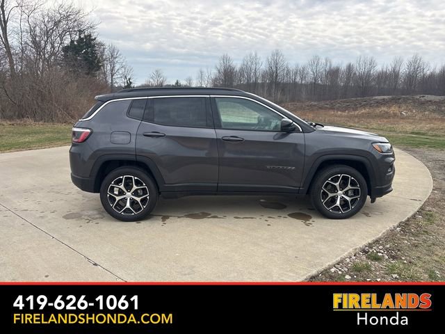 Used 2024 Jeep Compass Limited AWD/4WD image 10