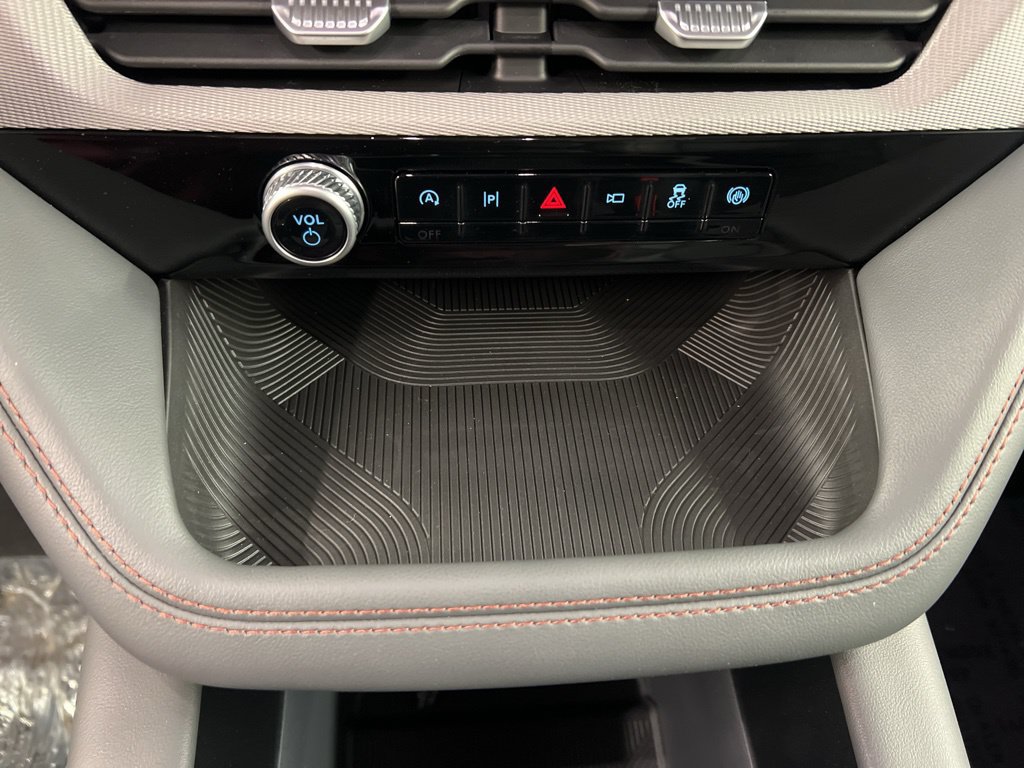 New 2026 Ford Explorer Active w/ Active Comfort Package AWD/4WD image 14