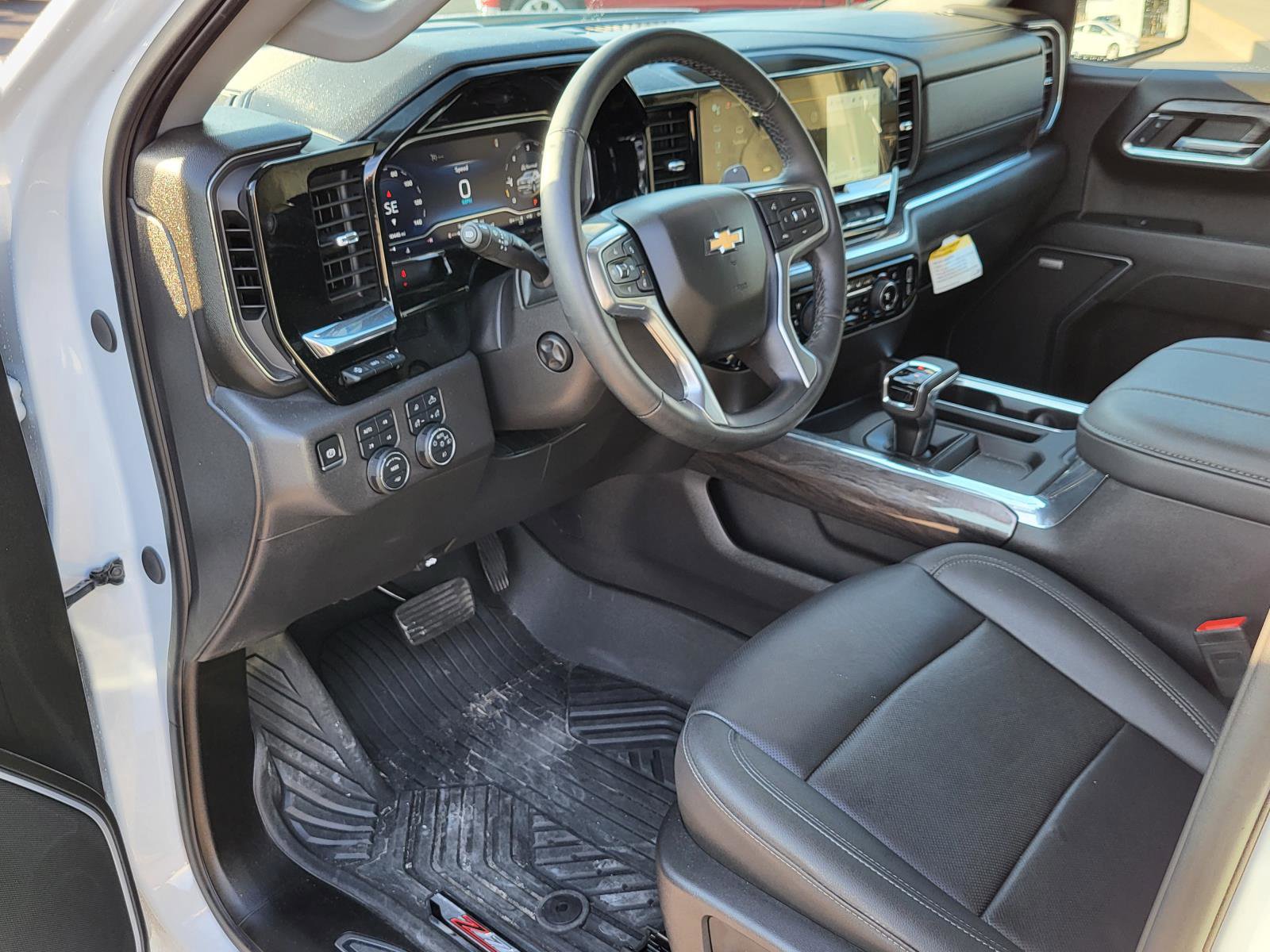 Used 2024 Chevrolet Silverado 1500 LTZ w/ Technology Package image 15