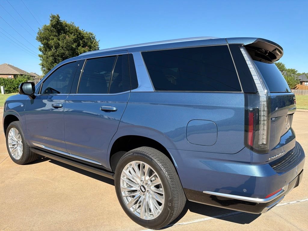 Certified 2026 Cadillac Escalade Luxury AWD/4WD image 11