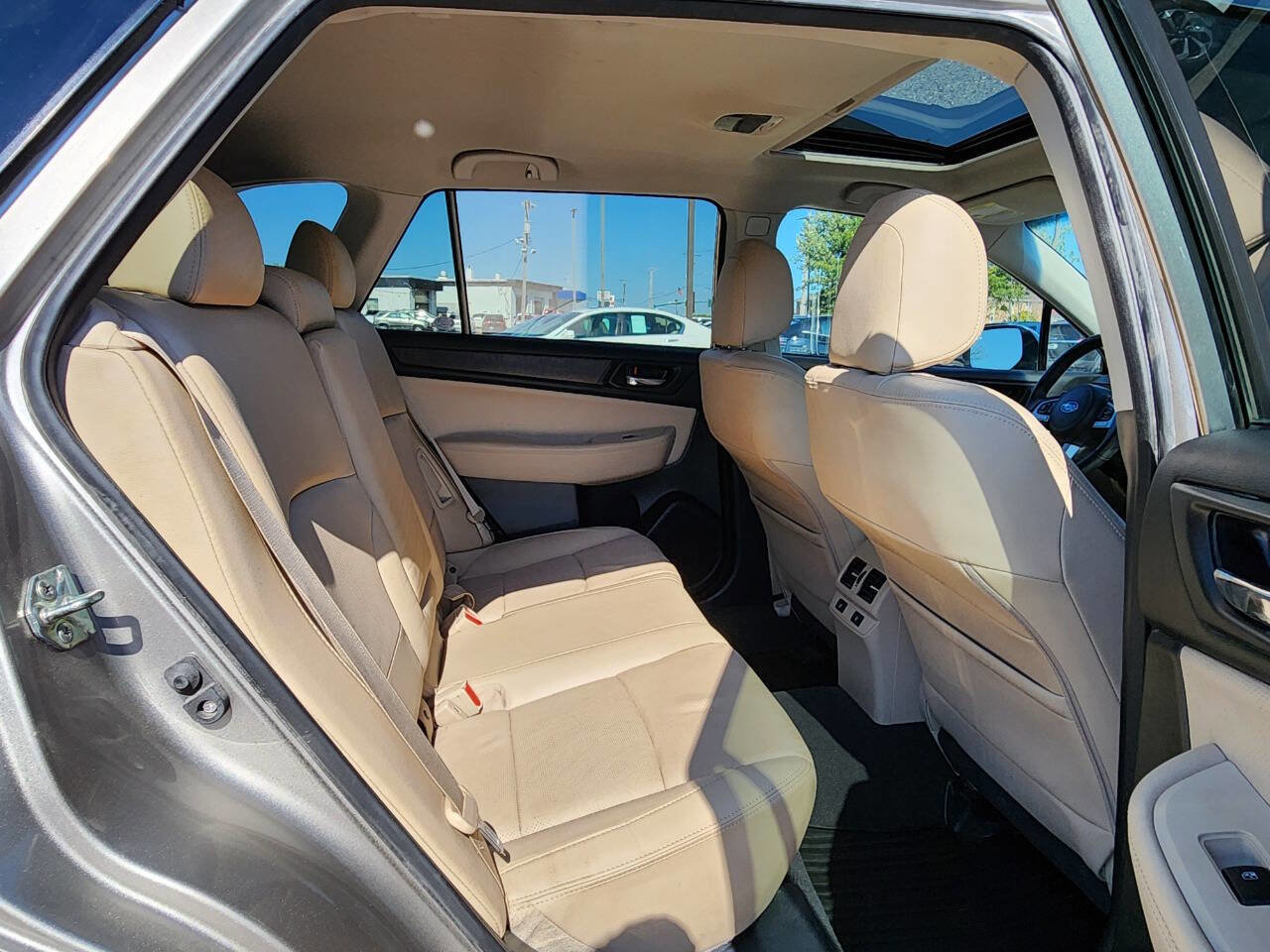 Used 2017 Subaru Outback 3.6R Limited image 13