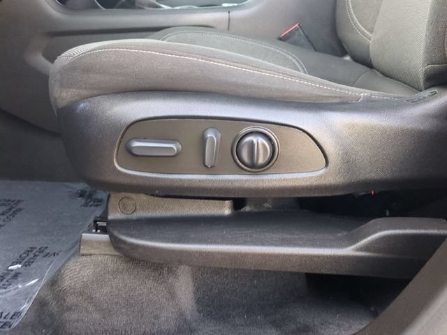 Certified 2023 Chevrolet Traverse LT FWD image 22