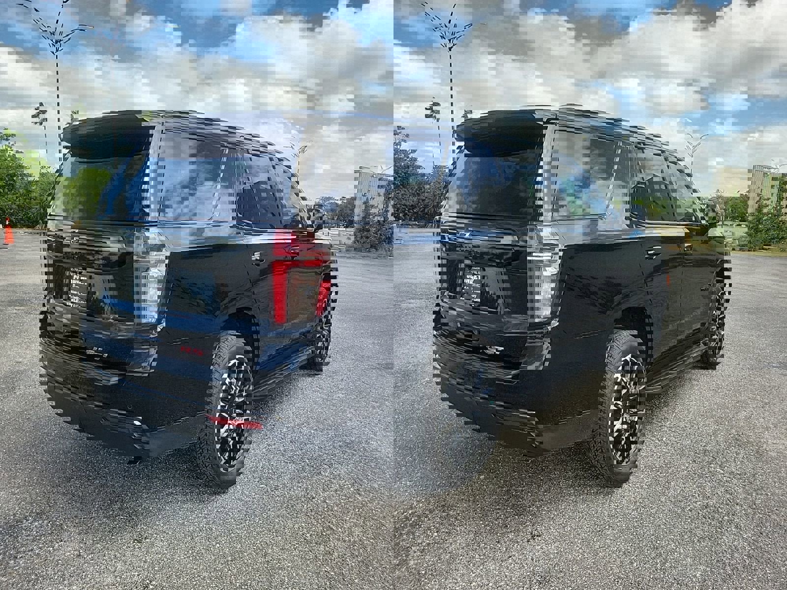 Used 2021 Chevrolet Tahoe RST w/ Luxury Package image 5