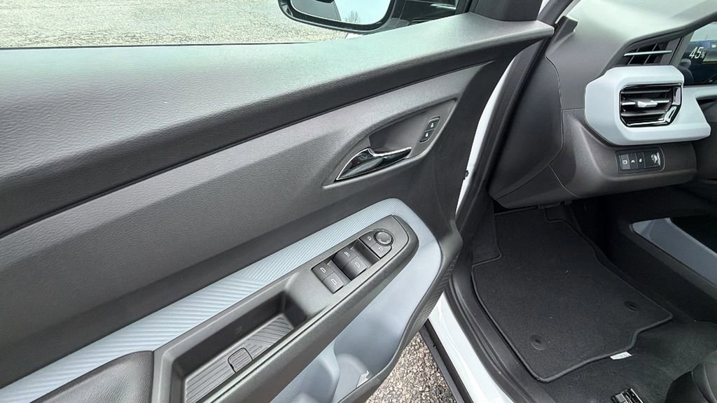 New 2027 Chevrolet Bolt LT w/ Comfort Package image 12