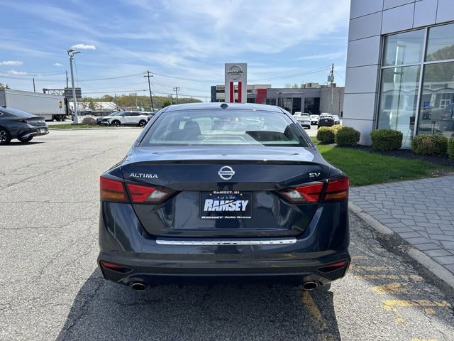 Certified 2021 Nissan Altima 2.5 SV w/ SV Premium Package FWD image 7