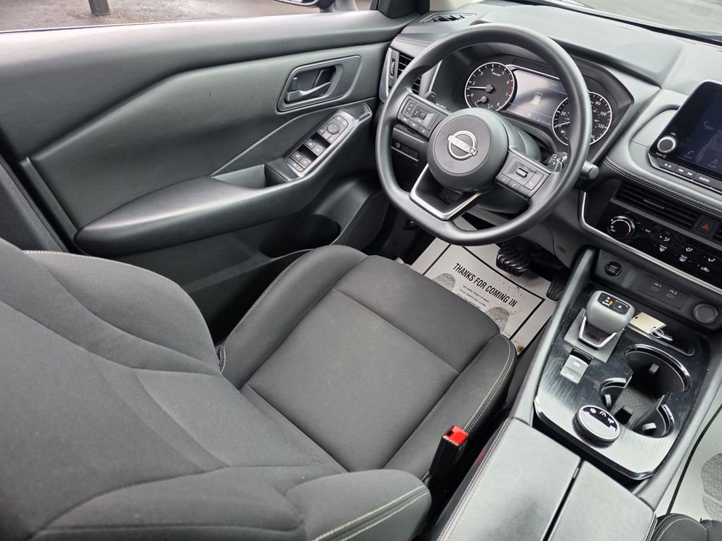 Used 2024 Nissan Rogue S image 27