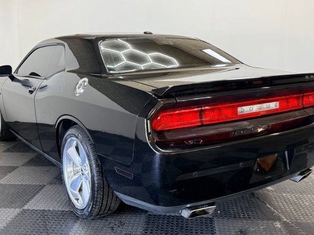 Used 2014 Dodge Challenger R/T RWD image 9