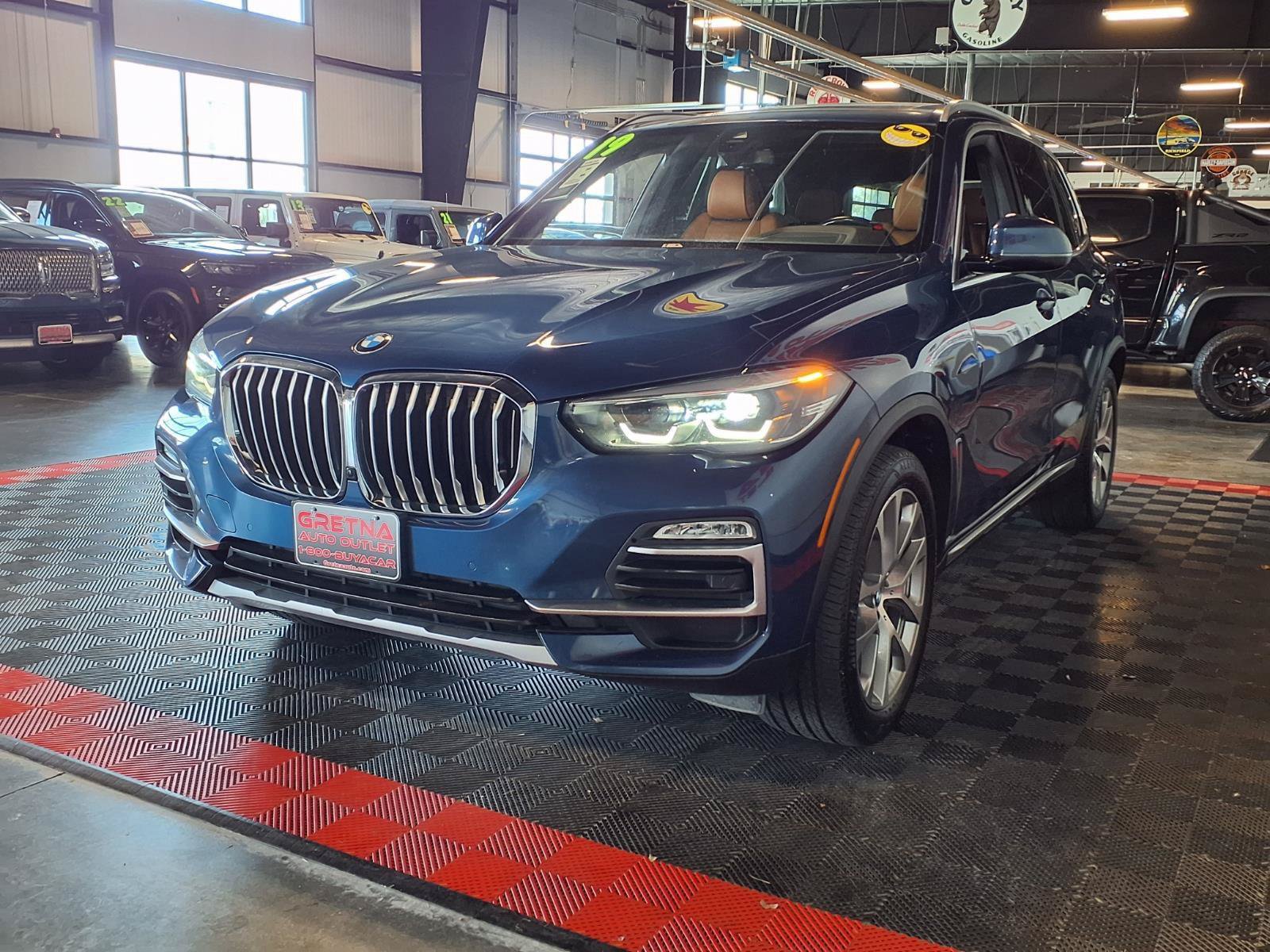 Used 2019 BMW X5 xDrive40i w/ Premium Package 2 AWD/4WD image 4