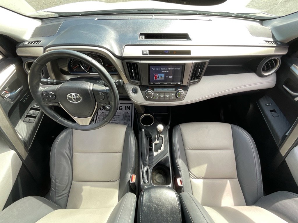 Used 2015 Toyota RAV4 Limited image 21