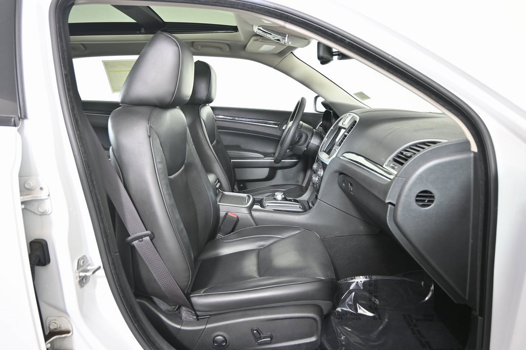 Used 2023 Chrysler 300 Touring L w/ Popular Equipment Group image 13