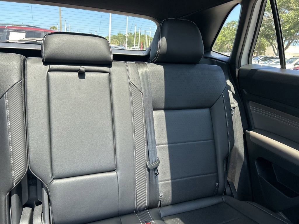 Used 2021 Volkswagen Atlas Cross Sport SEL R-Line FWD image 15