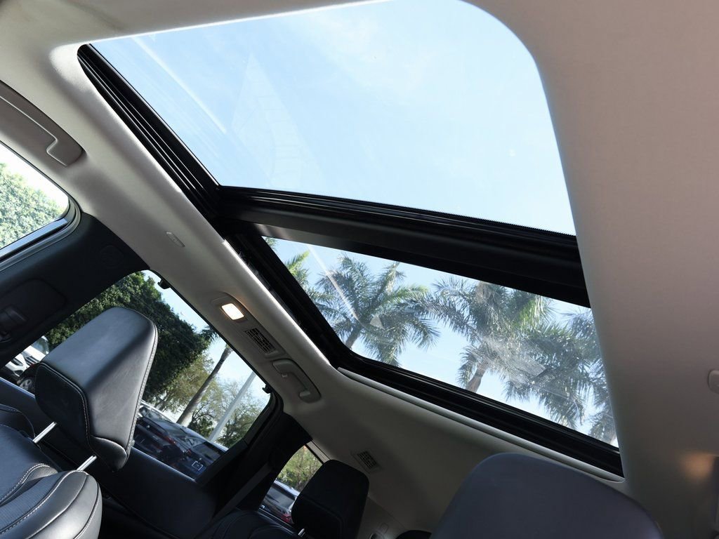 Certified 2025 INFINITI QX60 Luxe w/ Vision Package image 18