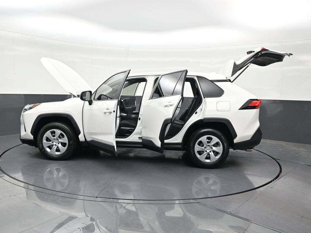 Used 2023 Toyota RAV4 LE FWD image 28