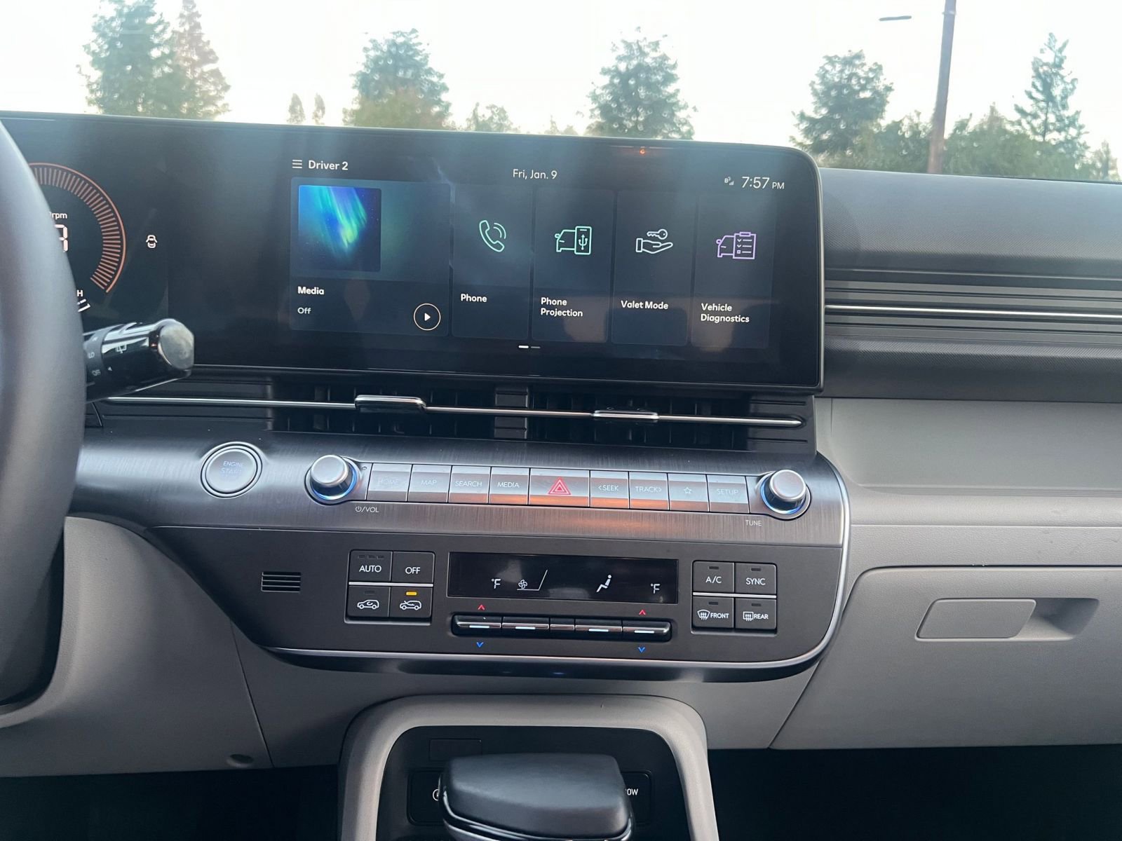 Used 2025 Hyundai Kona SEL image 18