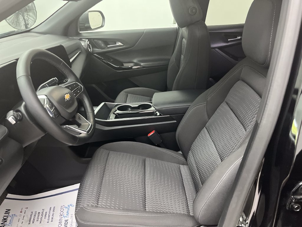 Used 2025 Chevrolet Equinox LT w/ Safety and Technology Package FWD image 14