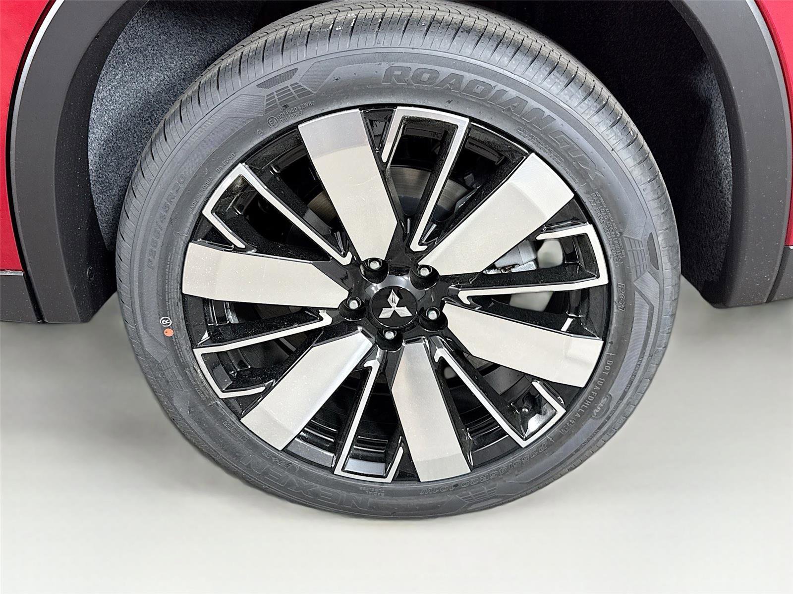 New 2026 Mitsubishi Outlander SE image 29