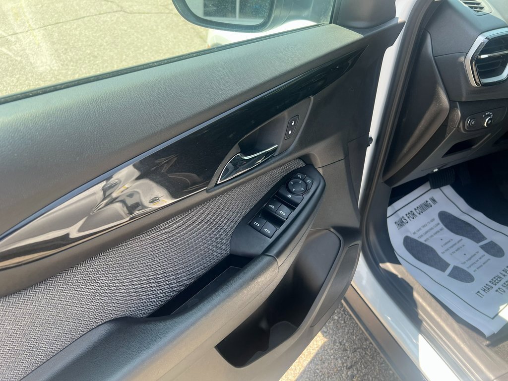 Used 2024 Chevrolet TrailBlazer LT image 21