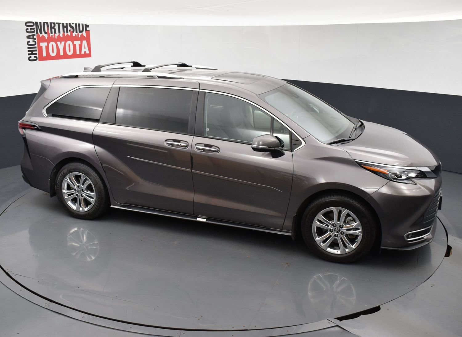 Used 2024 Toyota Sienna Platinum AWD/4WD image 34