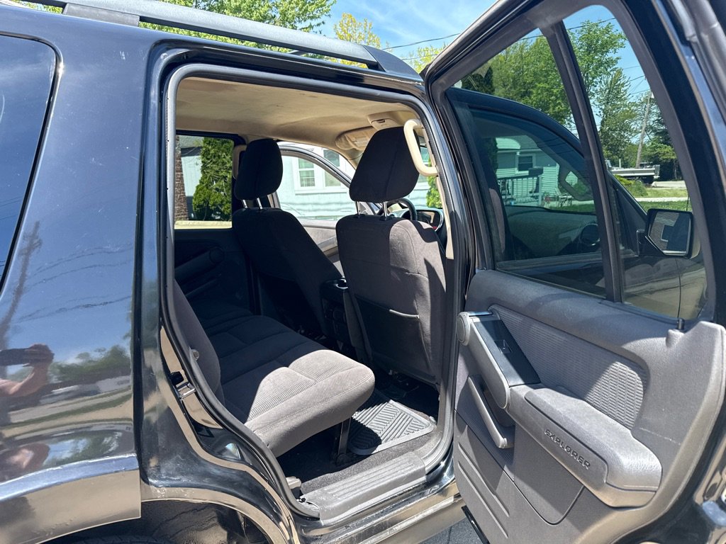 Used 2010 Ford Explorer XLT AWD/4WD image 13