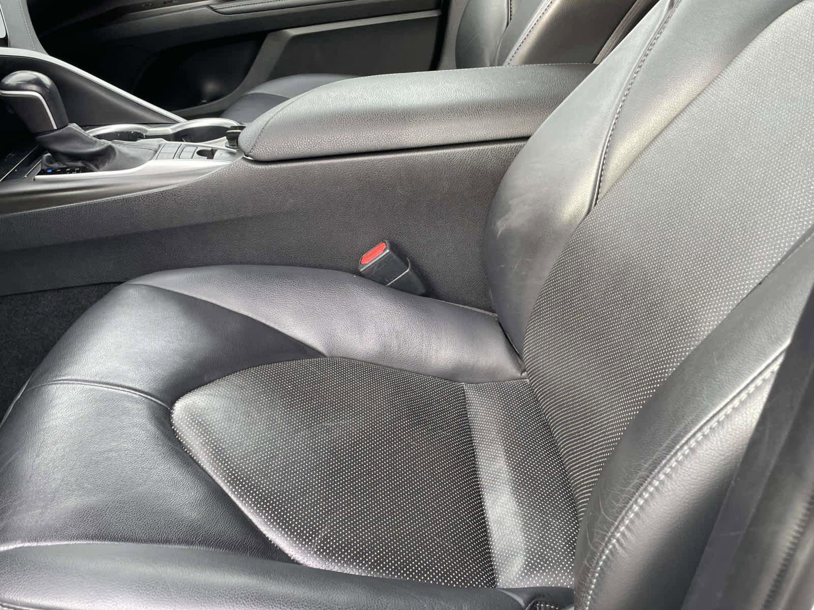 Used 2022 Toyota Camry XLE w/ Navigation Upgrade Package FWD image 12