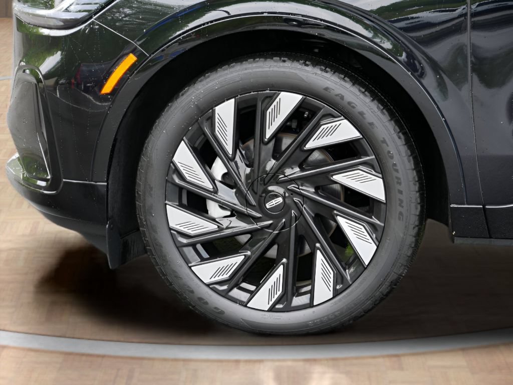 Used 2025 Lincoln Nautilus Reserve AWD/4WD image 9