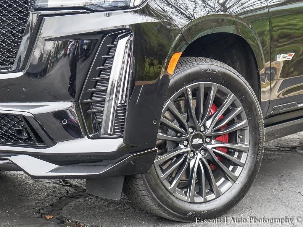 Used 2024 Cadillac Escalade V w/ LPO, ONYX Package image 4