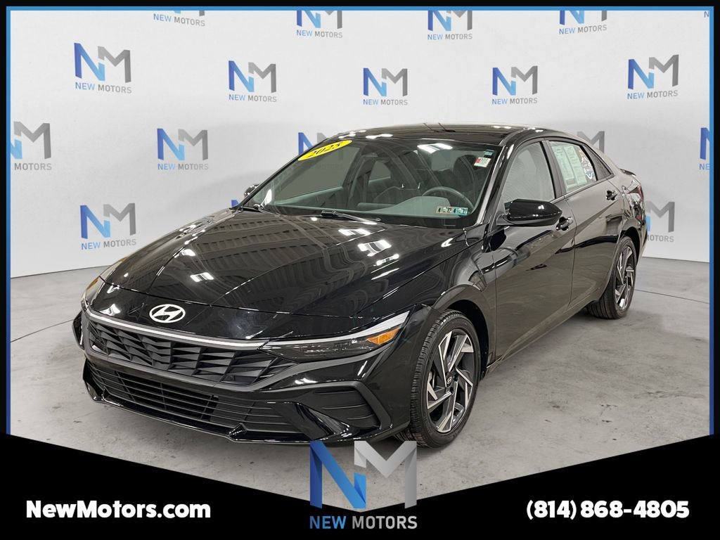 Used 2025 Hyundai Elantra Sport FWD image 1