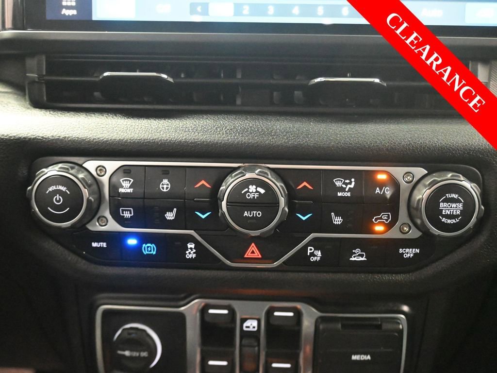 Used 2024 Jeep Wrangler Unlimited image 28