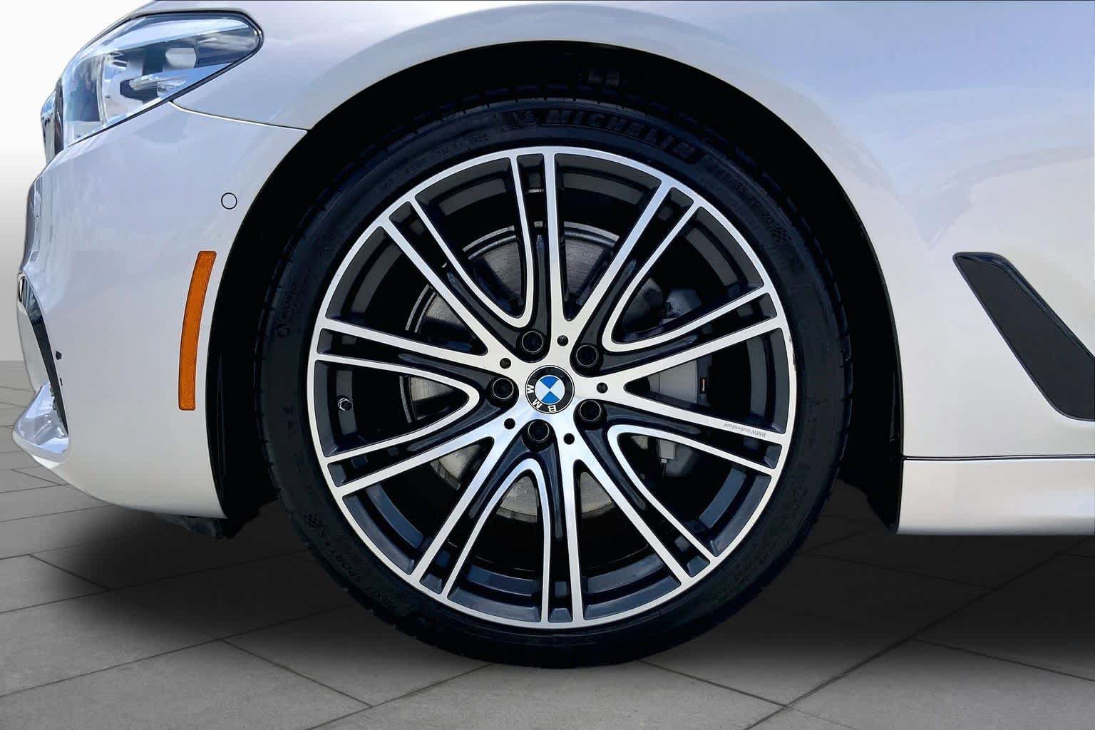 Used 2019 BMW 540i w/ M Sport Package RWD image 10