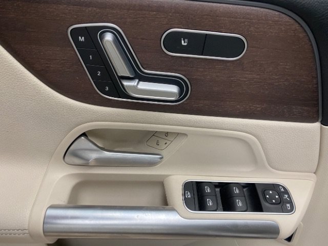 Used 2023 Mercedes-Benz GLA 250 4MATIC w/ Premium Package image 25