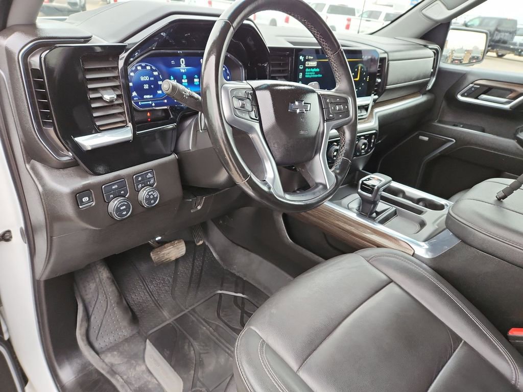 Certified 2024 Chevrolet Silverado 1500 RST w/ Redline Edition AWD/4WD image 10